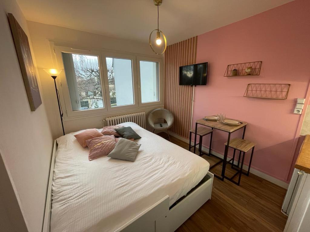 Rose, Studio Proche Centre Ville Caen Extérieur photo